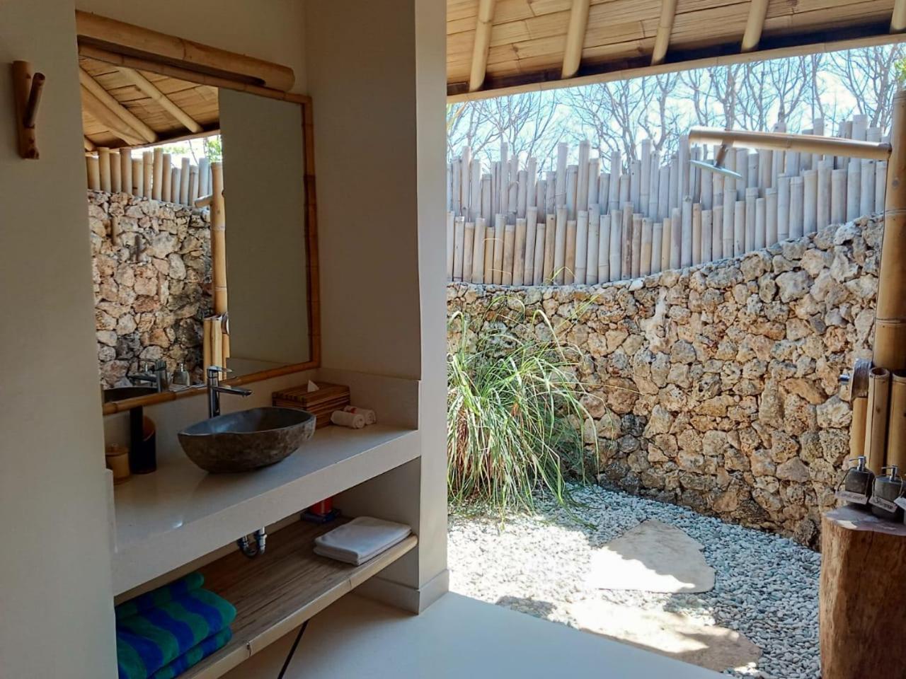Maringi Sumba By The Sumba Hospitality Foundation Waikelo Eksteriør billede