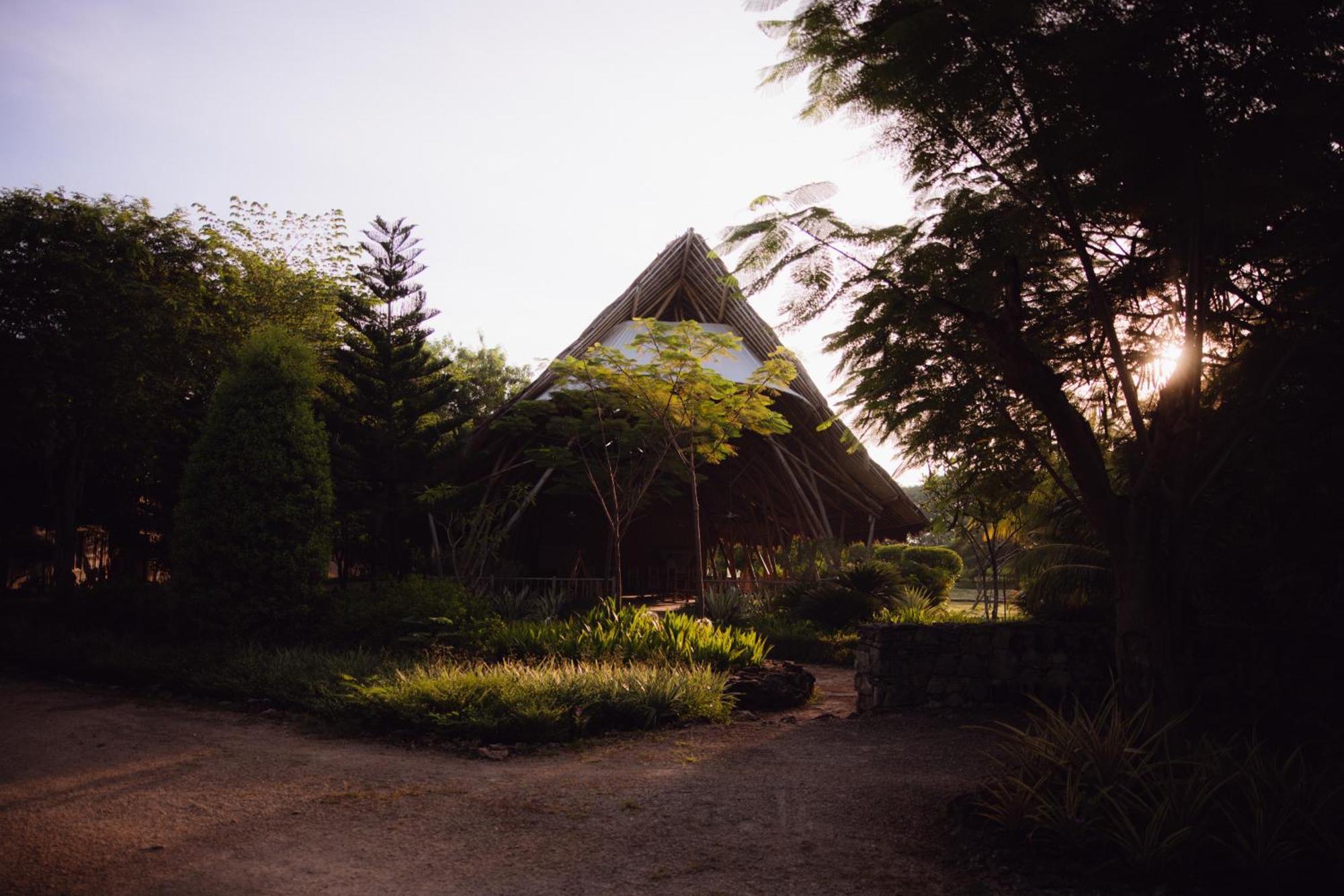 Maringi Sumba By The Sumba Hospitality Foundation Waikelo Eksteriør billede